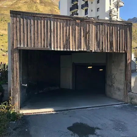 3 Personnes Avec Place De Parking Couverte